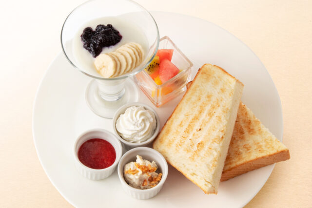 オープンから1時間限定。トッピングが選べるモーニングメニュー