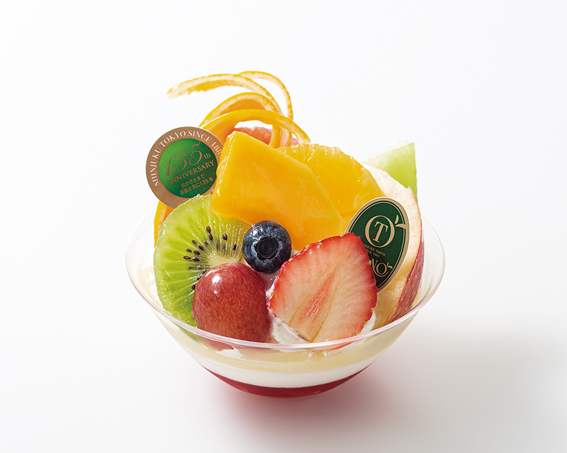 １３５周年記念ケーキとクリスマスケーキのご紹介です フルーツギフトの果物専門店 新宿高野